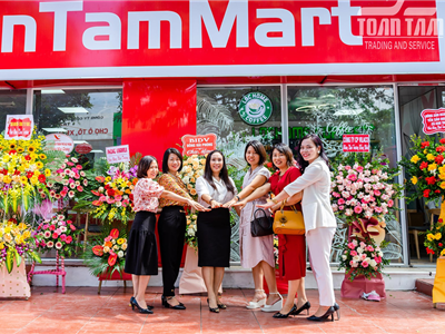 Dịch vụ bán lẻ với hệ thống siêu thị Toàn Tâm Mart